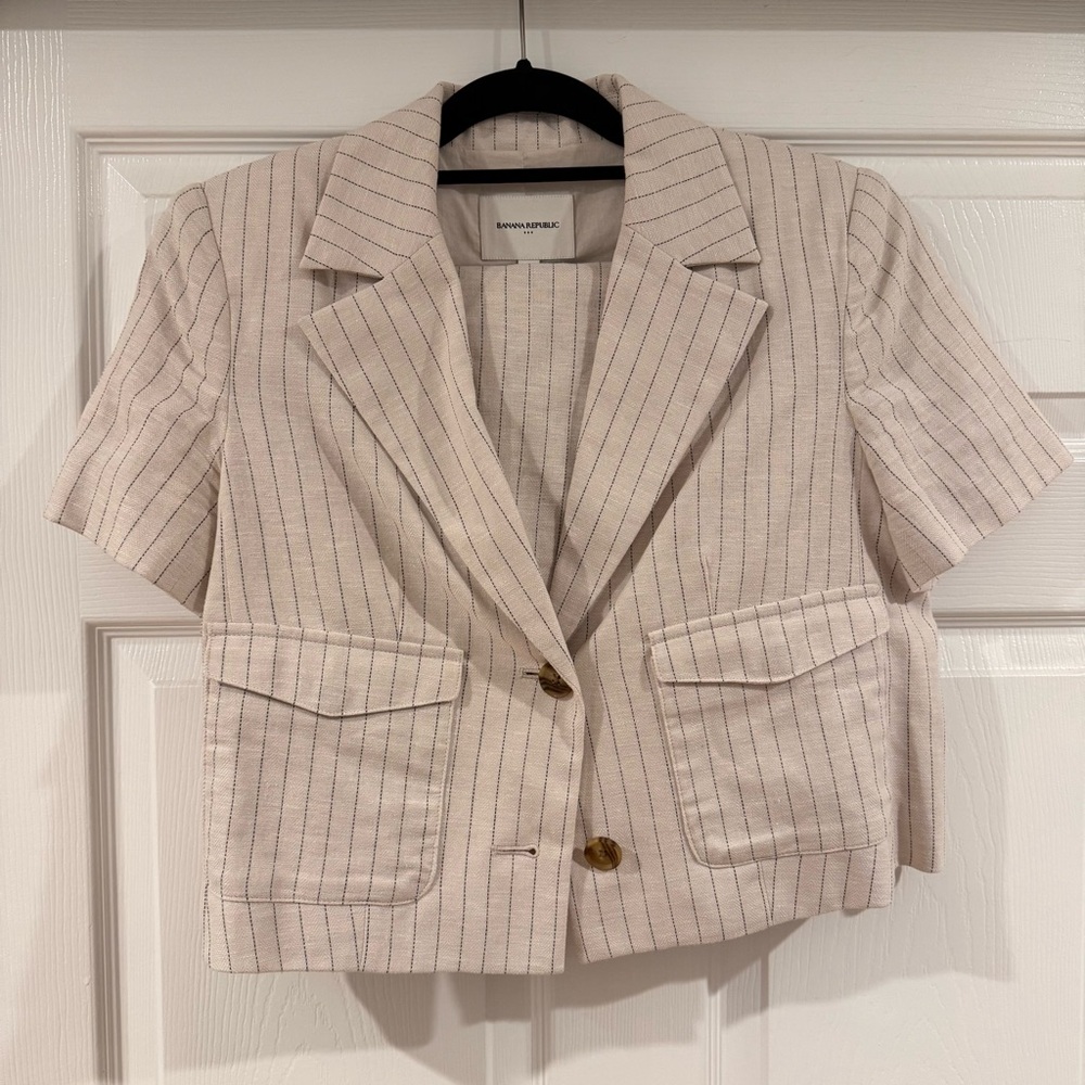 Banana Republic Women’s Striped Cream & Grey Short Sleeve Suit Set
